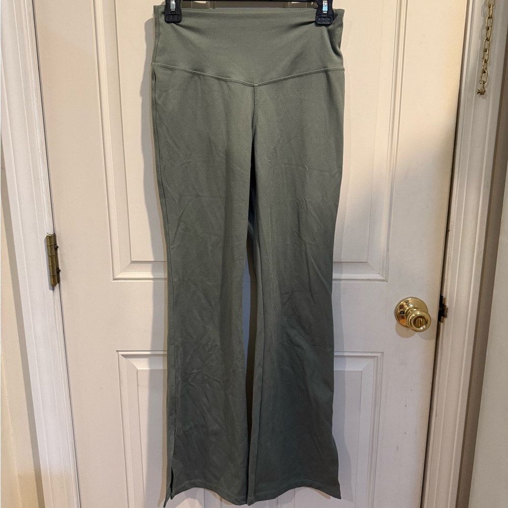 NWOT Danskin Women's Sage Flare Pants